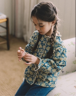 110-145韩系高端童装女童蓝底黄碎花蕾丝木耳边条绒长袖衬衣