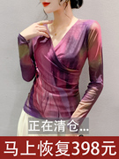 韩版交叉v领打底衫女长袖，网纱t恤时尚花色，设计感褶皱减龄洋气上衣