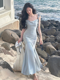 泰国三亚沙滩裙海边度假超仙性感，露肩连衣裙高级感荷叶边吊带长裙