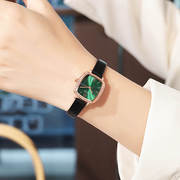 手表女方形小绿表风轻奢女表复古小方盘时尚腕表