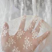 蓝色蕾丝布婚礼布背景(布背景，)布纱网雪纺布料黄色白色系(白色系，)白纱雷丝巾(雷丝巾)彩色桌