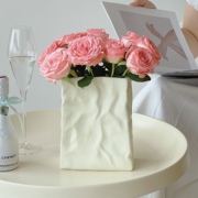 奶油风白色陶瓷花瓶高级感客厅插玫瑰花器摆件玄关桌面装饰品纸袋