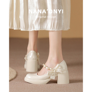 白色玛丽珍女鞋2023春季厚底粗跟蝴蝶结法式真皮高跟鞋单鞋子