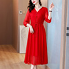 2024夏季中年女装高端时尚气质中国红大码宽松真丝褶皱连衣裙