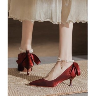 一字扣单鞋女红色高跟鞋，婚鞋新娘鞋，2024中式订婚礼服细跟玛丽珍鞋