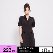 绫致ONLY2024春夏时尚潮酷西装领A字镂空短款连衣裙女