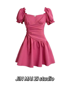 玫红色方领连衣裙女法式泡泡袖夏季2024荷叶边褶皱气质收腰裙