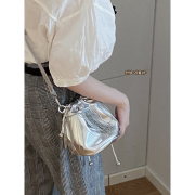韩国小众设计包包女2023时尚流苏，水桶包高级(包高级)感百搭单肩斜挎包