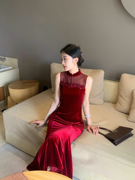 「红绡」复古优雅新中式无袖小礼服 超显白酒红色丝绒玫瑰连衣裙