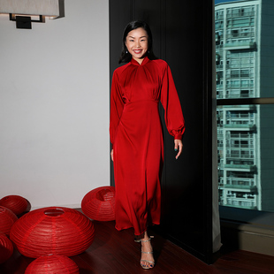 brandbymei真丝大红色新中式纯色，改良旗袍连衣裙