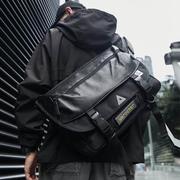 机能斜挎包男士包包大容量工装机车，邮差包摩托(包摩托，)骑行单肩背包电脑包