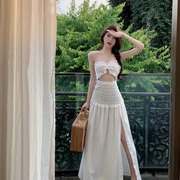 法式白色抹胸长裙三亚旅游氛围感连衣裙小众设计感开叉海边长裙子