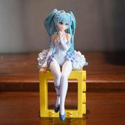 初音手办爱心水手服，压泡面景品摆件，模型