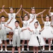 六一儿童表演合唱服小学生纱裙，合唱团诗歌朗诵服男女童礼服演出服