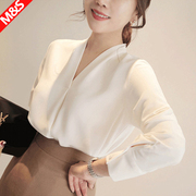 韩国通勤职业OL白色衬衣气质加绒上衣设计感小众V领雪纺白衬衫女