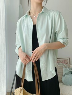 阿瑞家绿色蓝色都美丽抗皱免熨烫竹纤维，好材质宽松翻领轻薄衬衫