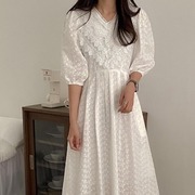 超仙气质白色连衣裙女春季2023v领五分袖收腰显瘦中长款裙子