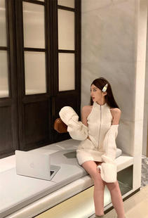 茶系穿搭一整套米白色针织背心毛衣开衫披肩女秋季套装短裙三件套