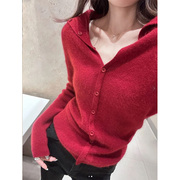 欧货漂亮毛衣红色别致漂亮打底衫可外穿氛围，感翻领单排扣针织衫女