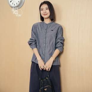 yun韫2024春季女装，减龄圆领单排扣收腰条纹，百搭长袖衬衫