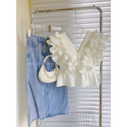 甜美法式白色荷叶边收腰无袖，短款上衣女，夏季小飞袖娃娃衫雪纺衬衫