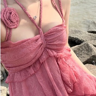 粉色超仙女飘逸甜美性感纯欲不规则度假风设计感吊带连衣裙女夏季