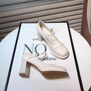 复古玛丽珍鞋女2024法式方头漆皮一字，扣带粗跟单鞋白色高跟鞋