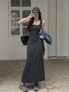 黑色针织吊带背心裙女设计感小众气质，收腰连衣裙夏季包臀鱼尾长裙