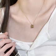 韩国钛钢字母方牌项链女镶钻精致锆石气质温柔感不掉色锁骨链