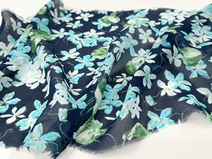 柔软垂感微透 深蓝底绿色花朵印花全棉雪纺乔其纱布料衬衫裙面料