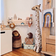 Ins北欧长颈鹿公仔可爱毛绒玩具抱枕儿童房摆件家居装饰拍摄道具