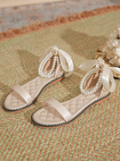 一字凉鞋女款夏季平底舒适软底，法式珍珠绑带包跟海边旅游沙滩绝美