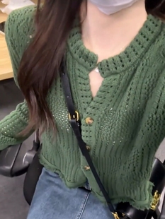 超显白!绿色镂空毛衣，开衫女2024春装，韩版宽松短款针织衫外套
