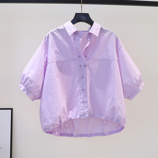 设计感门襟浅紫色棉衬衫，女灯笼袖衬衣下摆，抽绳宽松中袖短款上衣夏