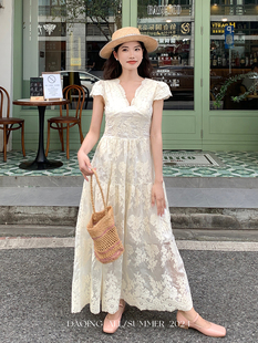 许大晴法式温柔v领泡泡袖，2024夏季高腰，显瘦长款初恋裙白色连衣裙