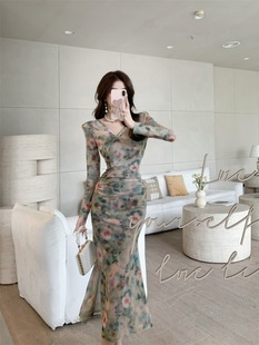 2024夏季韩版优雅气质女人味，v领显瘦包身修身百搭鱼尾连衣裙
