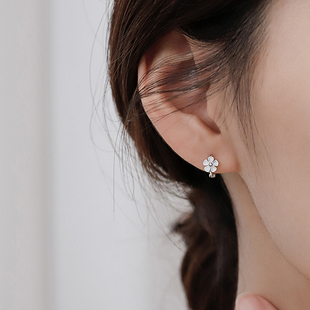 纯银耳扣花朵耳圈小众设计感耳环2022高级轻奢耳钉女耳饰