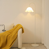宜家奶油风落地灯简约现代创意花朵客厅卧室床头灯北欧立式台灯具