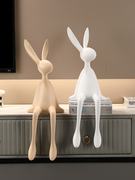 白色长耳朵兔子摆件创意，坐姿兔卡通，简约现代高档客厅电视柜桌面