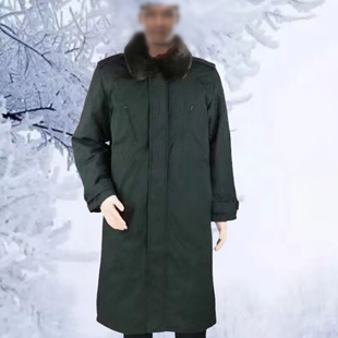 冬季绿色中长款纯色，寒区带毛领棉大衣，纯色拉链棉衣