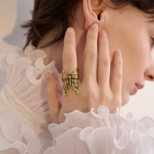 大蝴蝶夸张戒指女时尚，个性小众设计师高级感冷淡风装饰独特食指戒