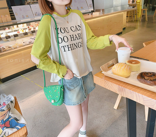 兔美善韩国女装23夏新柠檬黄，百搭字母拼色破洞袖，防晒t恤