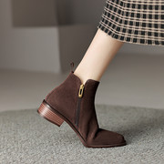 英伦女短靴平跟牛皮40-43大码秋冬靴，时装靴单靴圆头大号女靴