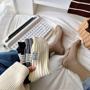 秋冬加厚保暖袜子女中筒袜ins潮，后跟布标个性，纯色条纹粗线堆堆袜