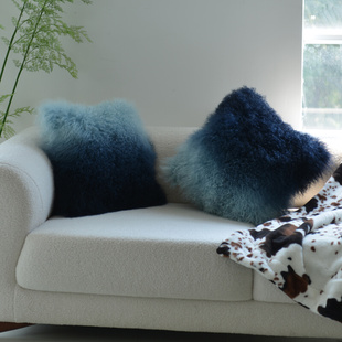 现代轻奢滩羊毛抱枕 蓝色长毛绒渐变靠枕欧式ins沙发羊毛汽车靠垫