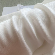 真丝冠乐绉提花浮雕面料，布料白色几何图案，旗袍汉服新中式