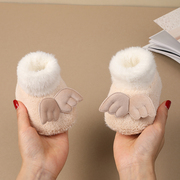 婴儿鞋初生宝宝鞋袜，冬季毛毛鞋加绒加厚保暖棉鞋步前鞋3-6-12个月