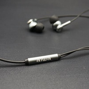 爱华耳机海外版 入耳式耳机重低音耳机 声场宽广