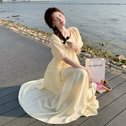 淡黄色法式温柔风连衣裙，女夏2024复古宽松田园风气质甜美长裙