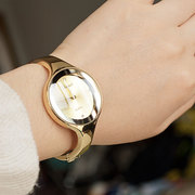 手镯手表女士高级感时尚金色简约大气手镯式女生小众个性防水腕表